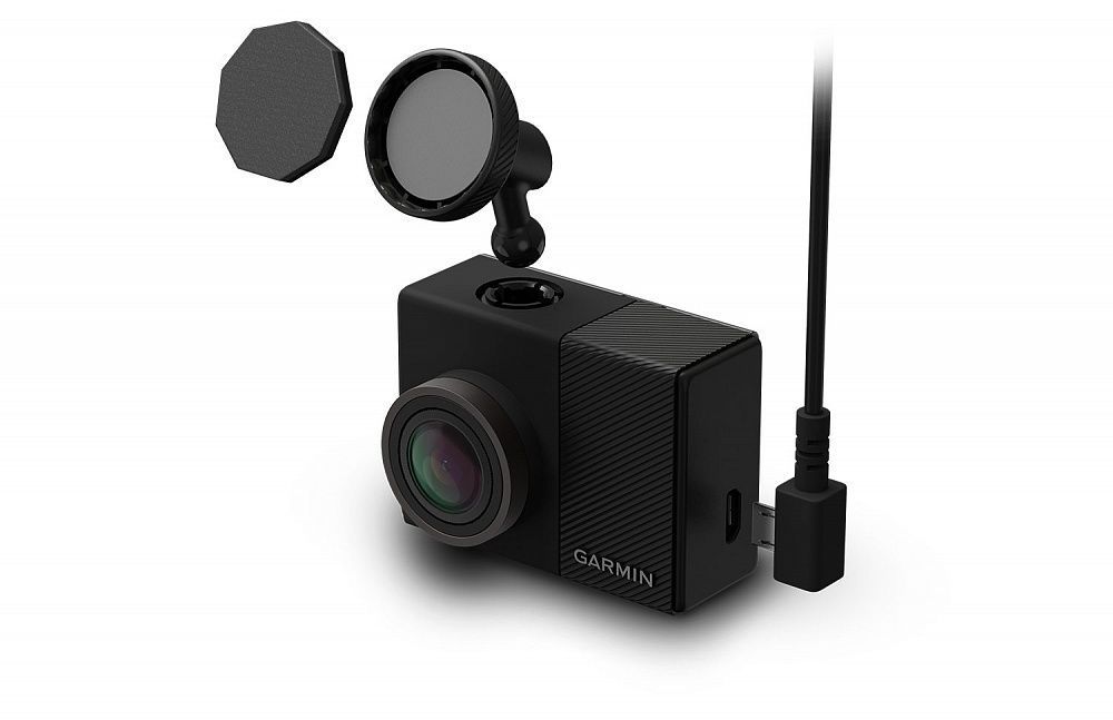 Видеорегистратор Garmin Dash Cam 65W 010-01750-15